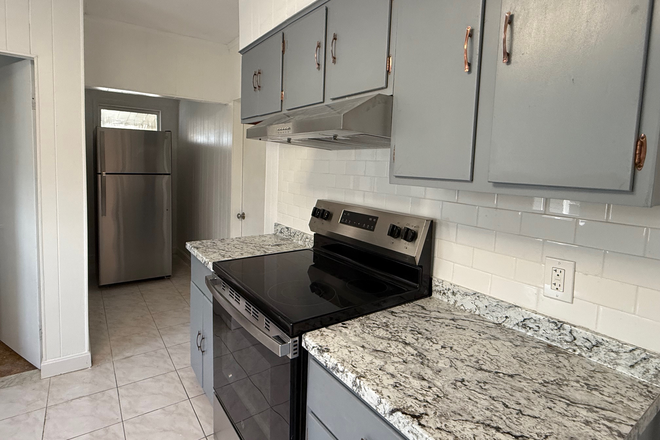 Kitchen - 3BR w/ In Unit Laundry, Near Tufts & the Green Line, Off Street Parking, NO BROKER FEE! Duplex