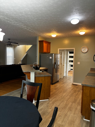 Kitchen and dining room area - 3 Bedroom Home,  2.5 bathrooms for rent. Great location and in a quiet neighborhood!