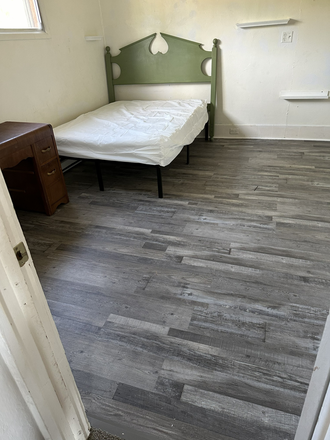 Bedroom - 5 Bed 2 Bath Private Campus House Blocks from UO