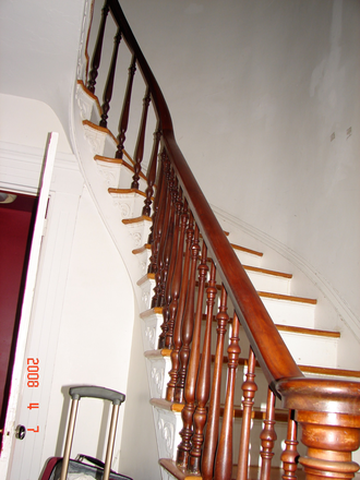 staircase townhouse - Rooms rent fall 2025;  spring 2026 to share 5 bed unit with other undergrad and grad students Townhome