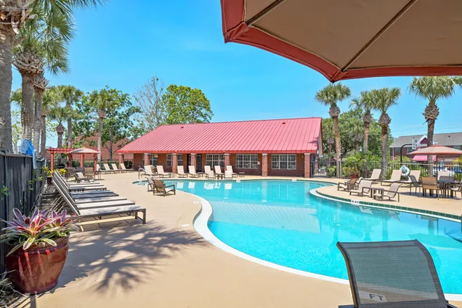 pool - Campus Crossings on Alafaya Townhome