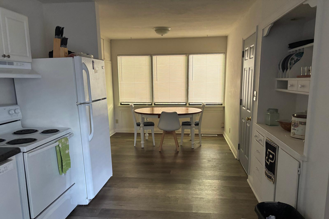 Kitchen - House close to campus