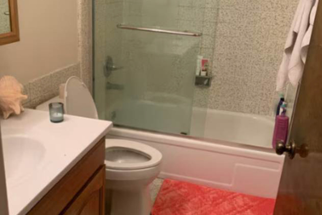 Bathroom - Room for rent Apartments