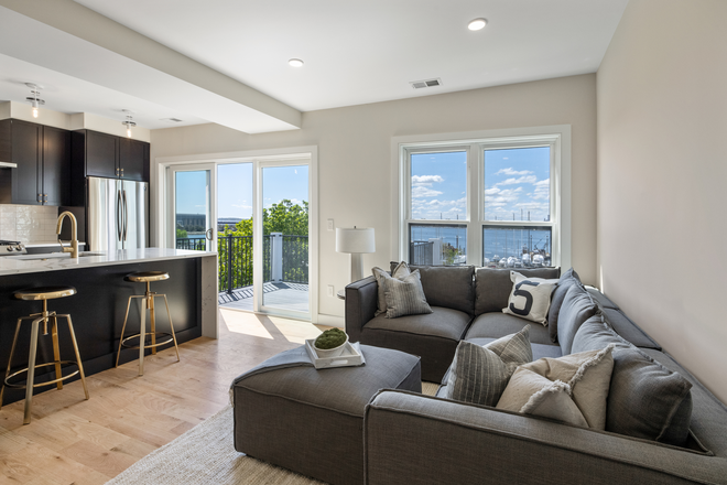 Call NOW for showings! 617-236-8550 - WEBSTER ST - LUXURY WATERFRONT TOP FLR 4BR IN JEFFRIES PT AVAIL *9/1/2026* W/ 2 BATH, LNDRY IN UNIT! Apartments