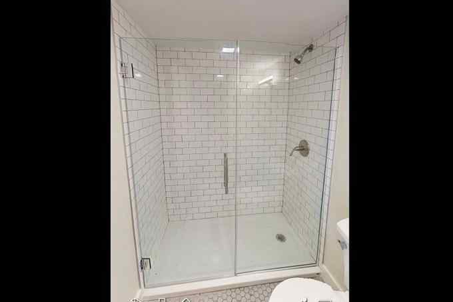 bath - NO fee !3bed 2baths, porch, laundry in unit Harvard business Apartments