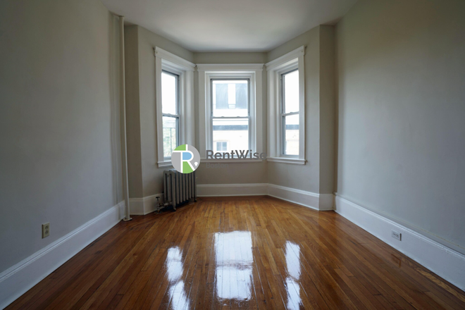 1 - SEPT 2025-Comm Ave Studio-2 bed! H/HW inc.  NO FEE! Apartments