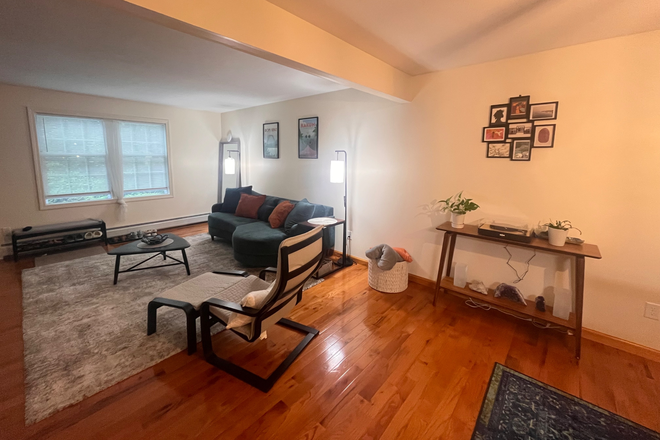 living room - Large One Bedroom Townhouse for August 2026