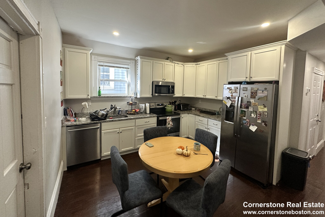 . - 5 bed 2 bath with all hardwood floors, renovated kitchen and baths. W/D in unit, Central AC Apartments