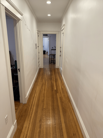 Hallway - 2 Bedroom Apartment close to campus