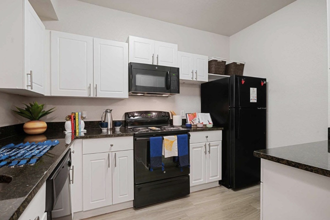 Kitchen - The Verge Apartments