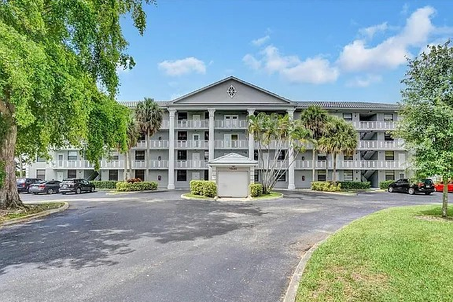Front elevation of the condo property - Great location - Close to NSU Campus - 2 BR 2 BA - Living/Dining/One Bedroom furnished Condo