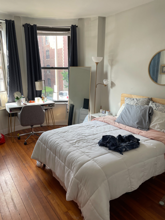 Bedroom 1 ($1300) - Private Room in a 2bed/1bath apartment (first floor) in Cleveland Circle (Brighton)