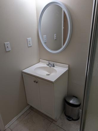 ** Private bath for available room - Room w. Private Bath! Corner Private Home on Large Lot | Minutes from UCF!