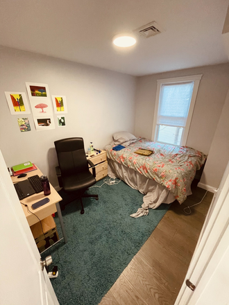 Call NOW for showings! 617-236-8550 - BROOKS ST - GREAT DEAL ON EAGLE HILL! LRG MODERN 4BR/1BA AVAIL *9/1/2026* W/ LNDRY IN BLDNG, DECK! Apartments