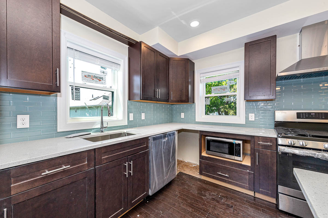 - - 4 Beds / 4.5 Baths – Available 06/01/2026 Apartments