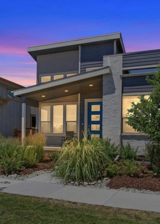 Outside street view - 1 bdrm+garage space avail in lovely furnished 5bd/4ba 2019 home in Central Park to share w/4