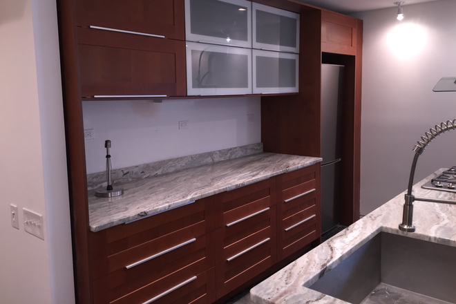 kitchen cabinets - BEAUTIFUL BEDROOM FOR RENT 2 BLOCKS FROM PENN STATION Townhome