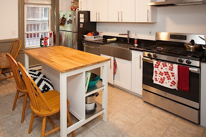 Kitchen - **NO BROKER FEE*** Gorgeous 3 Bed / 1 Bath - Available 9/1/26!!