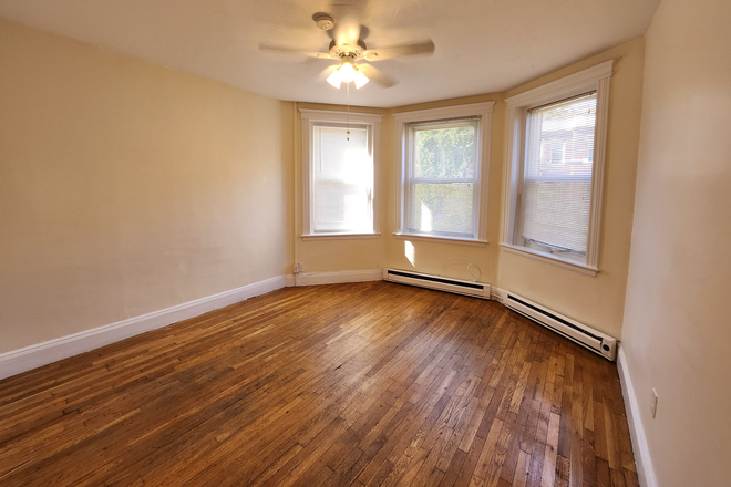 1 - SEPT 2026-Awesome Allston 1 and 2 bed splits. NO BROKER FEE! Apartments