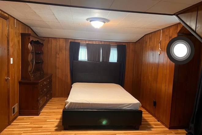 Bedroom 1 - Rental in a Quiet Neighborhood - Walking Distance to Hofstra House