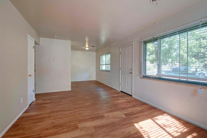 Photo - 2804 Marine Apartments