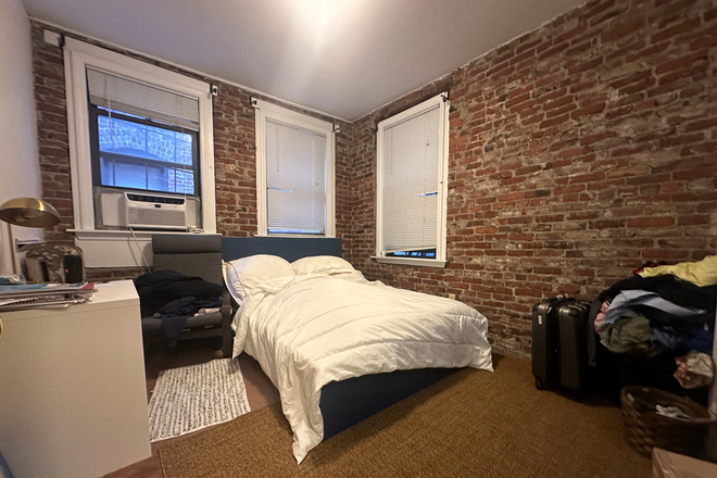 1 - GREAT location 2 bedroom near Whole Foods Apartments