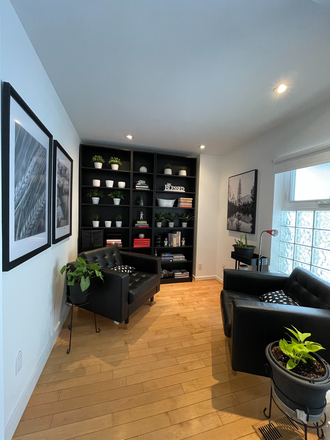 MAIN FLOOR READING LOUNGE - BLOOR HURON,$1595-1795/M,($999-SUMMER SUBLET)FURNISHED,2F,SHARED/ENSUITE BATH,UNMATCHED CONVENIENCE.