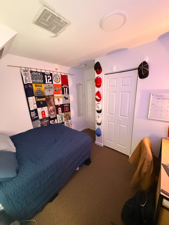 Bedroom - South Campus Commons 3 Apartment (4x2, great location, utilities included)