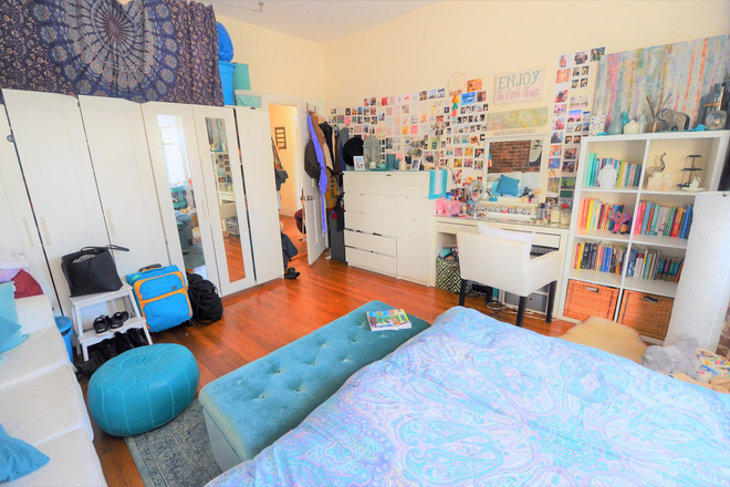 Bedroom - 2 Bed Split (3 Bed) w/ Exposed Brick Landlord Pays 50% Broker Fee; Half Month Security Deposit Apartments