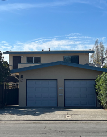 Photo - 2 bedrooms duplex unit near El Cerrito Plaza BART station and shopping center Rental