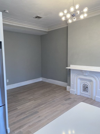 Bedroom - Renovated 4 bedrooms apt seconds from campus w/ LAUNDRY IN UNIT! Avail. 9/1/25!!
