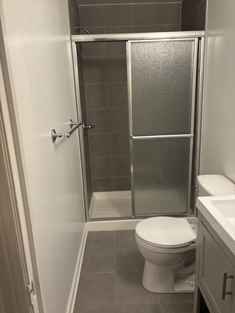 Bathroom - Cozy 1 Bedroom in Charles Village Oakenshawe! Triplex