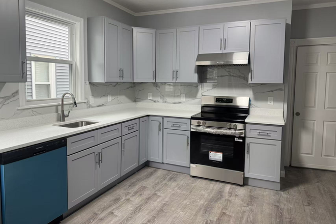 Kitchen - One bedroom left in a 3-bed, 1-bath apartment