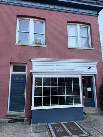 Front Door - 1301A 35th Street, 2BR Apartment - 2 Blocks From Campus