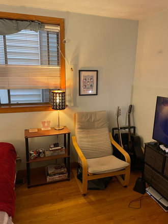 room - Cute One-Bedroom in Large Split-Floor Home (9 Seckel St. APT 1)//6-Month Sublet