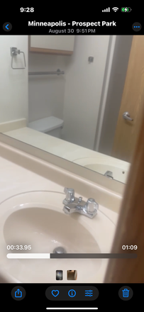 Bath room - Quad on Delaware Apartments