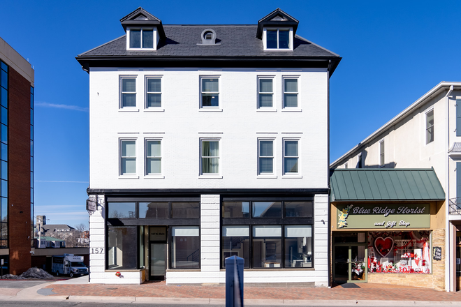 Kavanaugh Flats - Live at Kavanaugh Flats and Walk to Campus – Renovated Downtown Building with Unique Floo Apartments