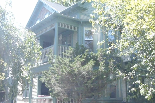 exterior left front - Furnished Three Bedroom near Brown and RISD Apartments