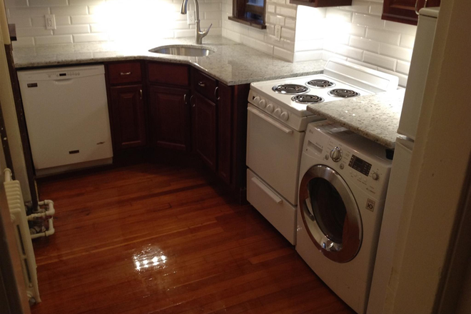 1 - Davis Square 3 Bed - 5 Min Walk to T -  *** ALL UTILITIES INCLUDED *** Apartments