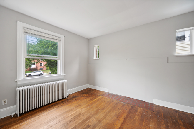 Bedroom 1 - 4504 Guilford Rd - Walking distance to UMD, Trader Joes, and Route 1 Apartments