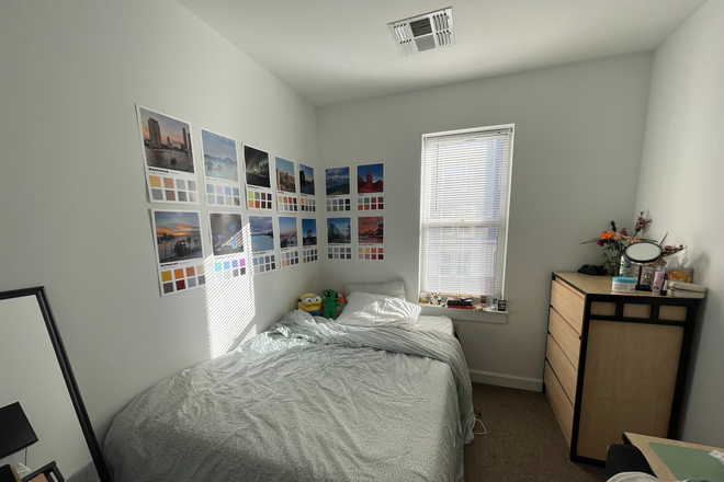 Bedroom - South Campus Commons 7, Girls Unit Apartments