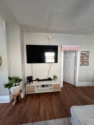 Living room - Grey Goose - Fourstar Reality SPRING 26 Triplex