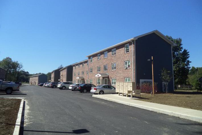 Outside view - 1Bed/1Bath Presidential Apartments -- Summer Sublet/Lease Transfer