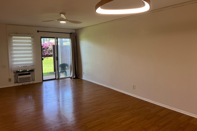 Living Room - Spacious 2BR Townhouse Rental – Quiet Halawa/Salt Lake Area, Easy Commute to UH, Airport
