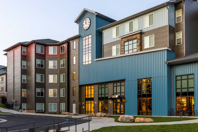 Hub at Blacksburg - Heavily Discounted Room at the Hub for Relet