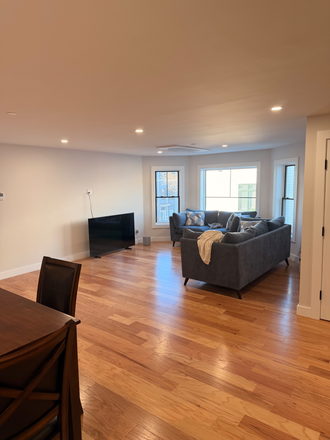 Living room - 655 Saratoga ST/ Unit 1 Condo