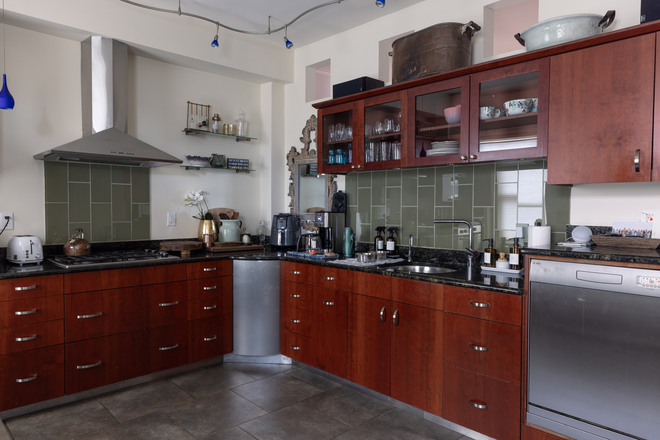 Kitchen - High-end 1-2 Bedroom, Hill Section, close to campus Apartments