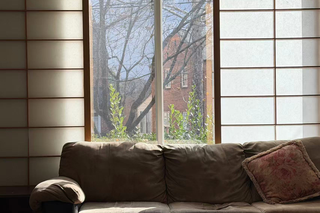 Living Room - ROOM In a 5-Bedroom/ 3 bath group area near GU Hospital House