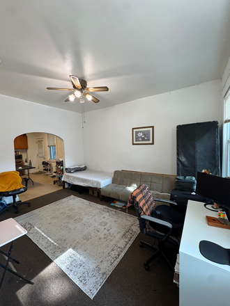 Living room - Private Bedroom, 2 min to UIC: Flexible move in (Aug/Sep) Apartments