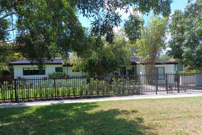Front - Confortable and Beutiful House across Coral Gables Campus
